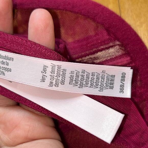 New victoria’s Secret VERY SEXY 36B Sheer Shine Unlined Low-Cut Demi Bra red - Picture 7 of 7